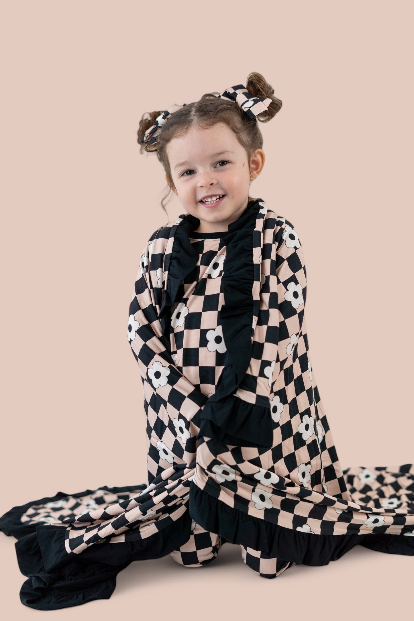 RETRO DAISY CHECKS DREAM RUFFLE BLANKET