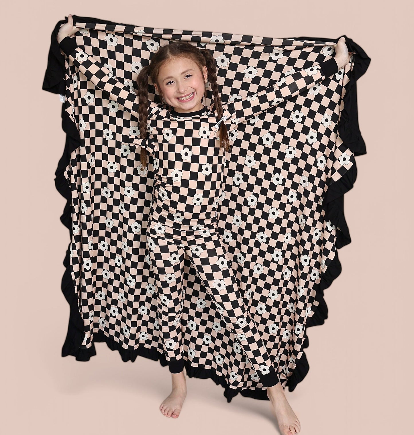 RETRO DAISY CHECKS DREAM RUFFLE BLANKET