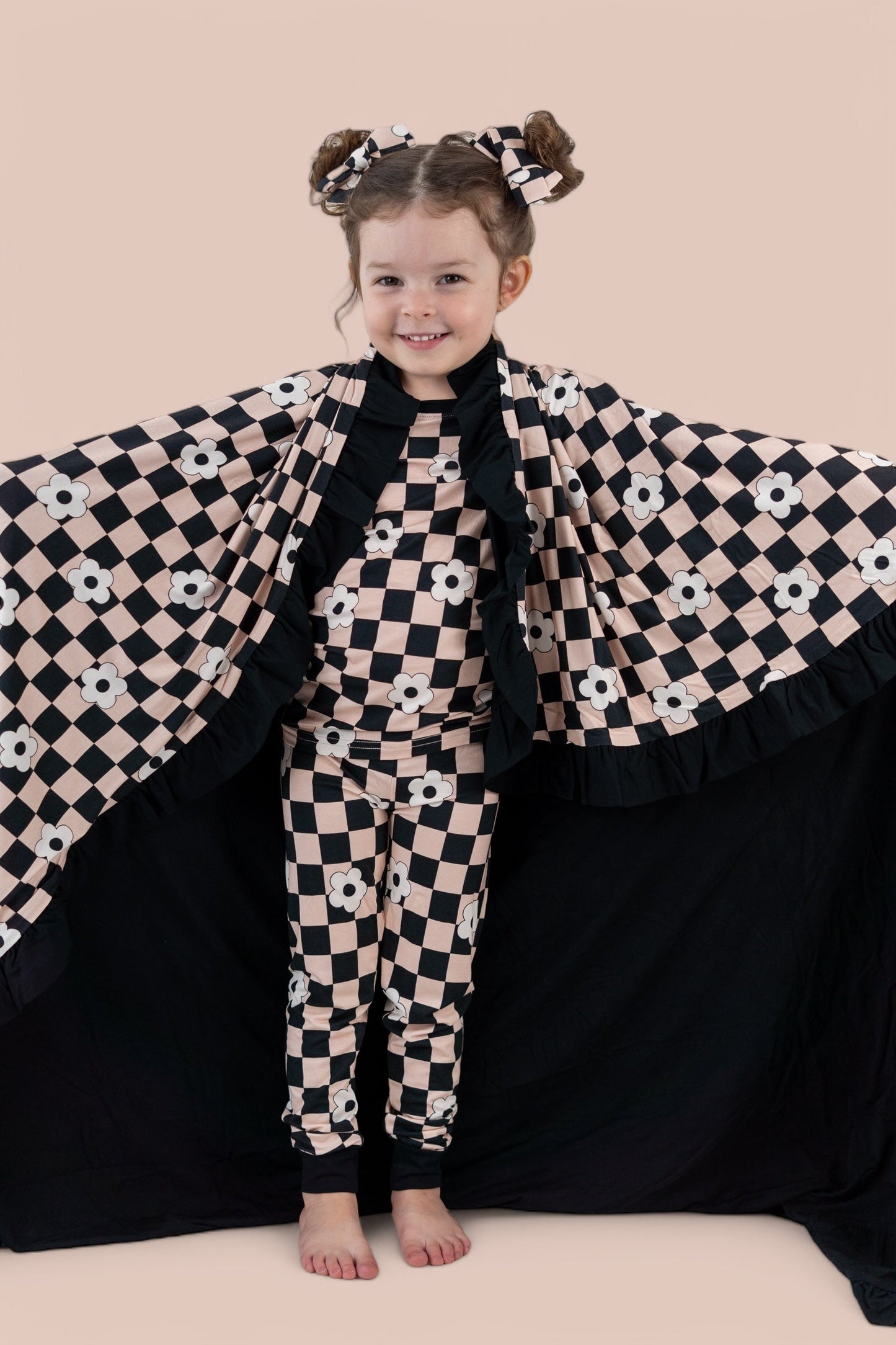 RETRO DAISY CHECKS DREAM RUFFLE BLANKET