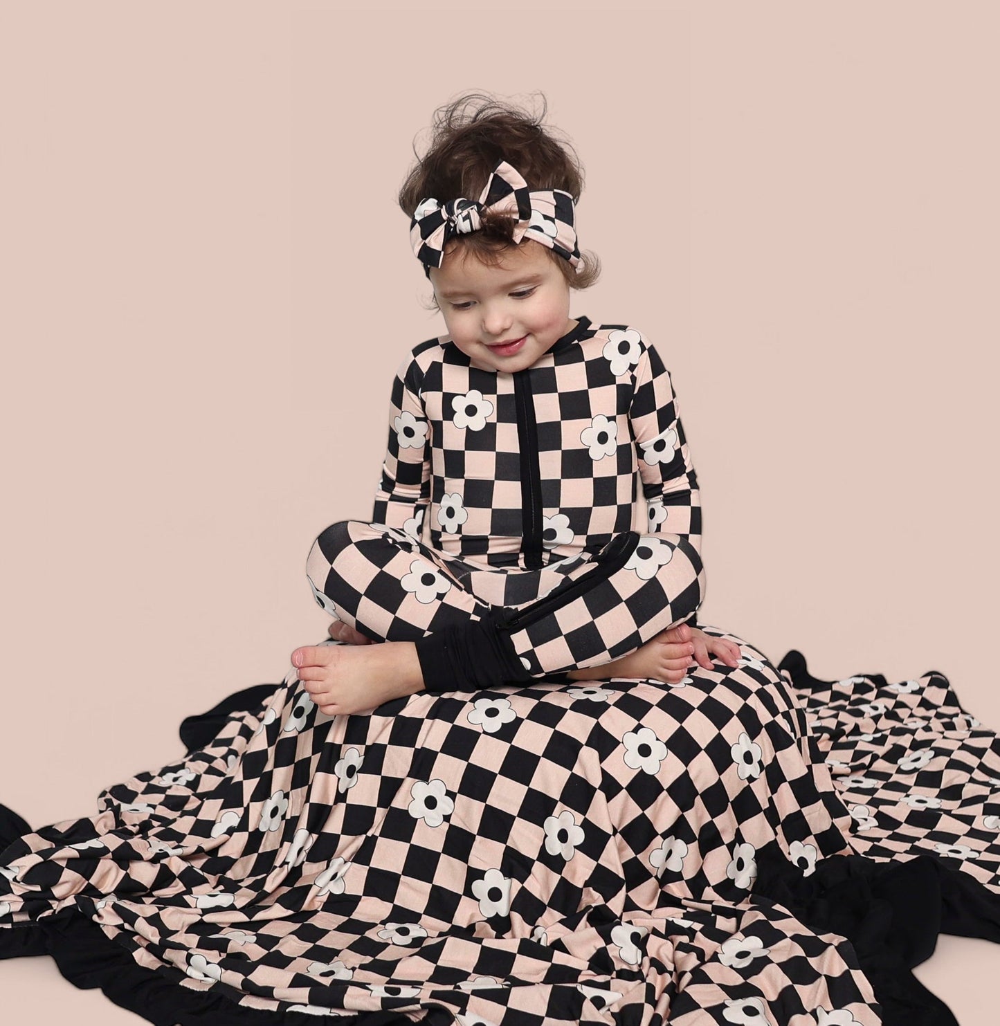 RETRO DAISY CHECKS DREAM RUFFLE BLANKET