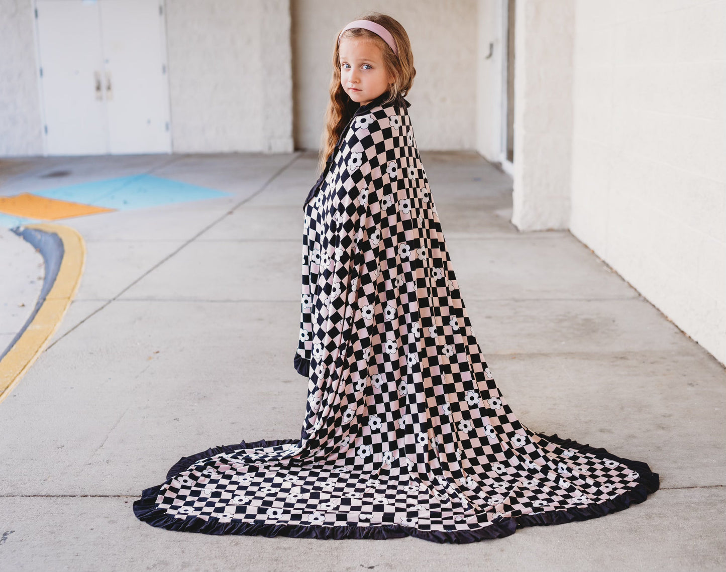 RETRO DAISY CHECKS DREAM RUFFLE BLANKET