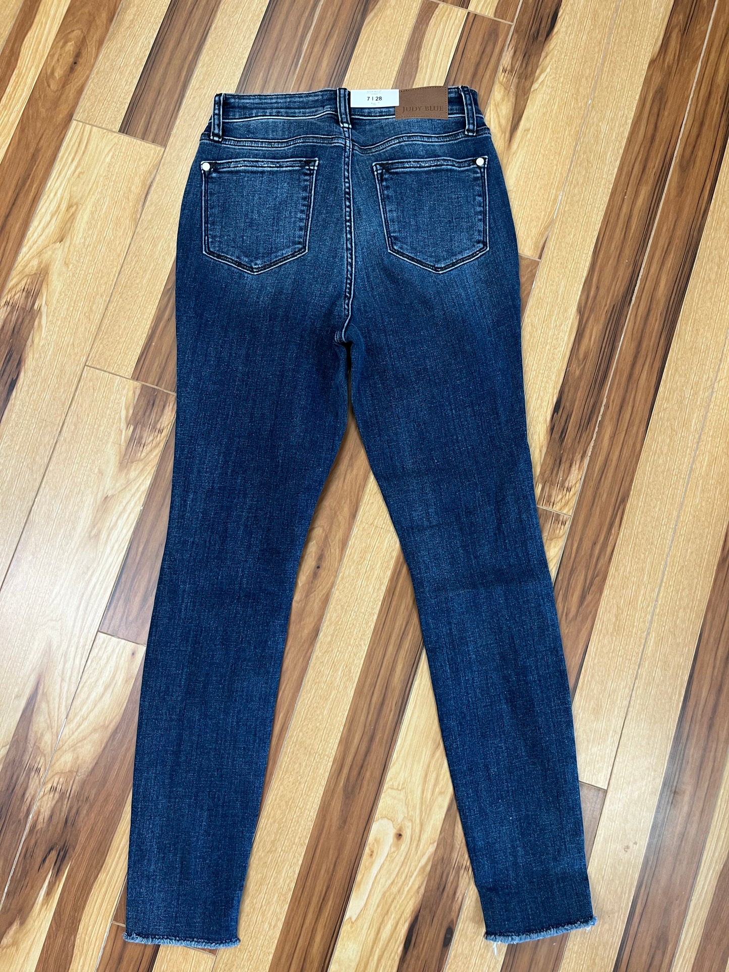 Judy Blue: High Waisted Dark Washed Jeans