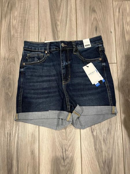 Judy Blue: High Waisted Tummy Control Dark Wash Shorts (cuff/no cuff shown)