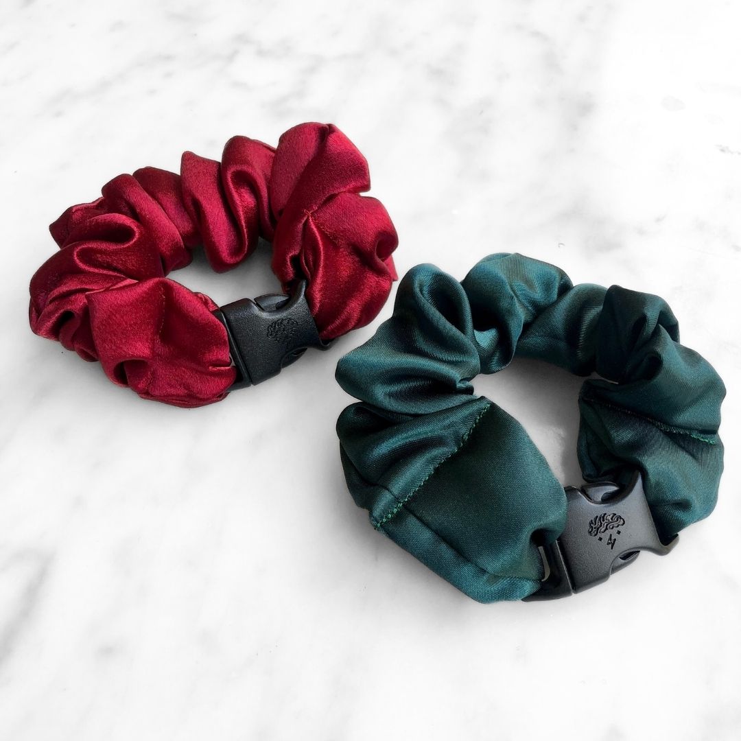 Holly Duo - 2-Pack Christmas Holiday Buckle Scrunchies - No Snagging, No Tangles