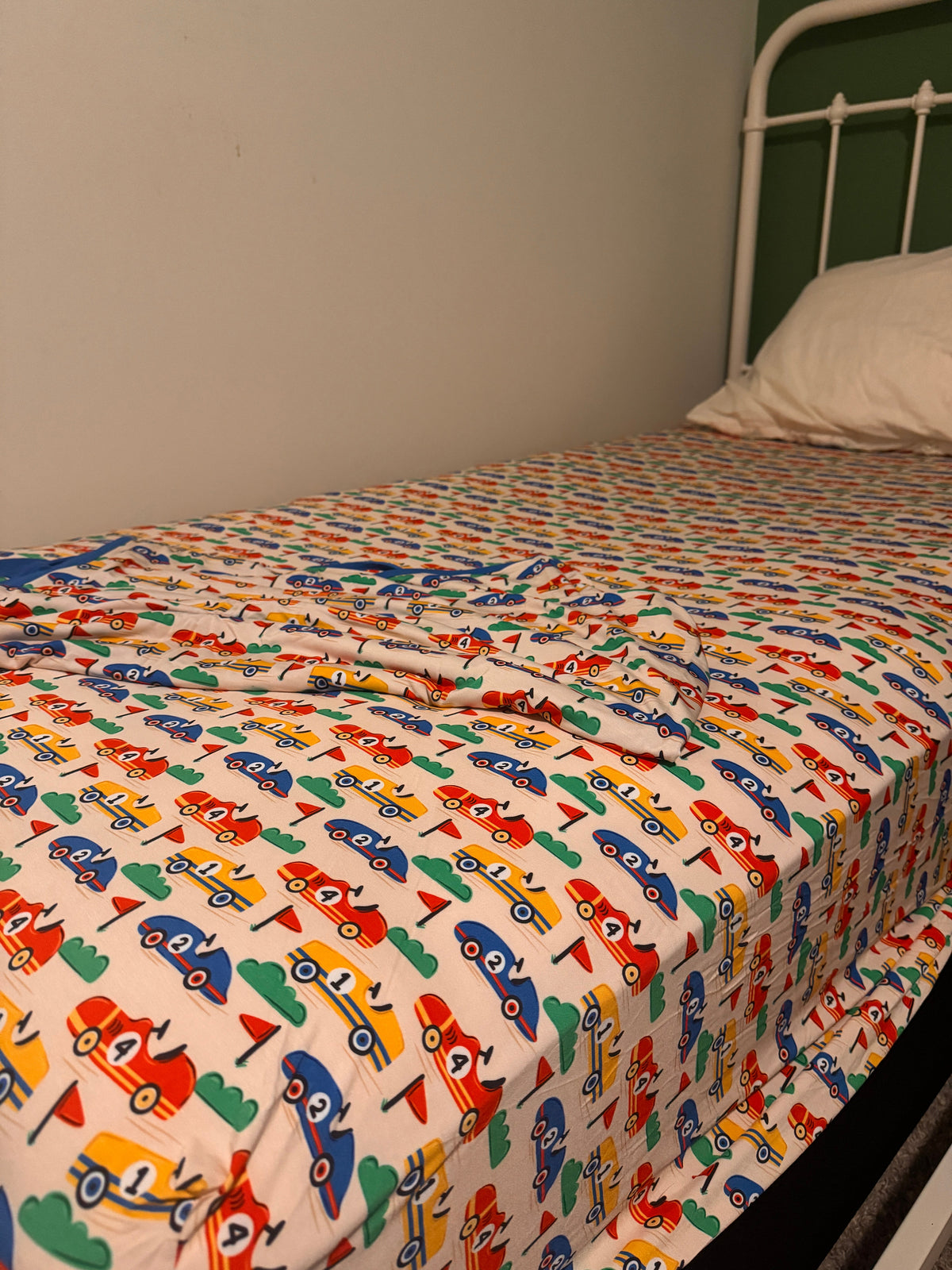 Vintage Cars Crib Sheets